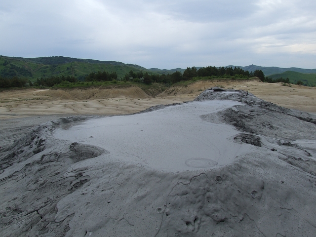 Vulcanii noroioși – o rezervație naturală unică în România