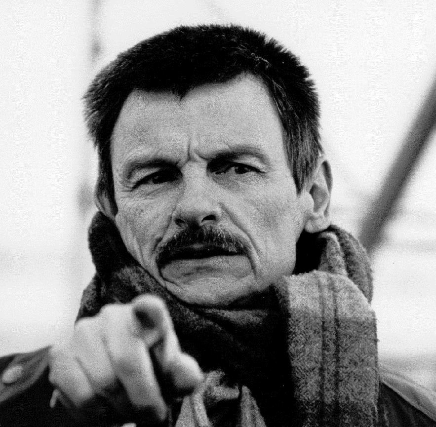 Să priveşti un film, dar să-l mai şi simţi. Despre Andrei Tarkovski